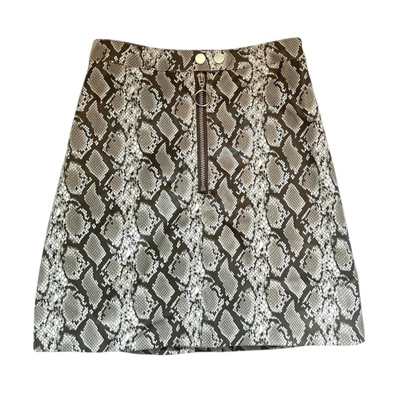 Divided By H&M Woman’s 0 Faux Snake Print Mini Skirt - Picture 2 of 8